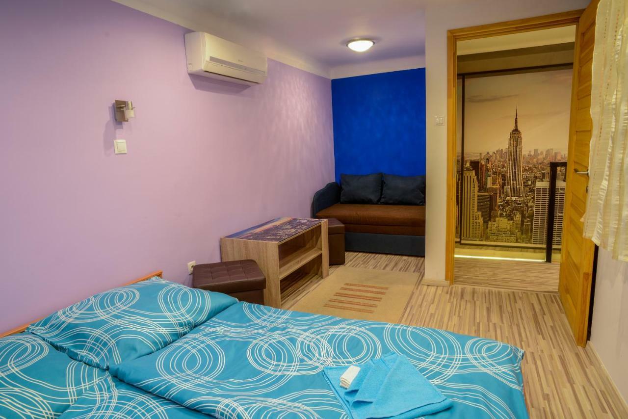 Fireworks Rakoczi - Free Parking - 3 Bedrooms - 2 Bathrooms بودابست المظهر الخارجي الصورة